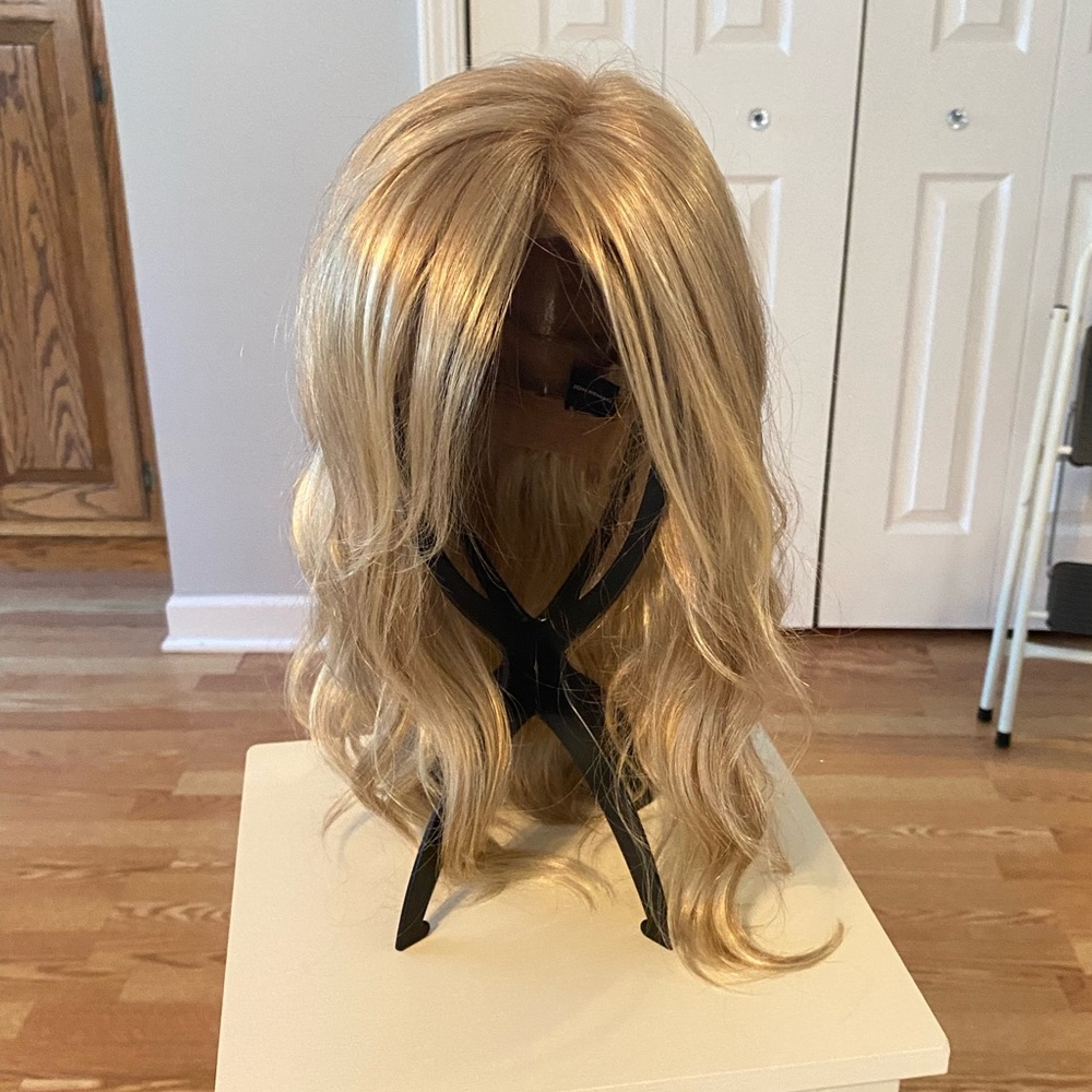 Golden Blonde Wavy Hair Wig-only worn twice